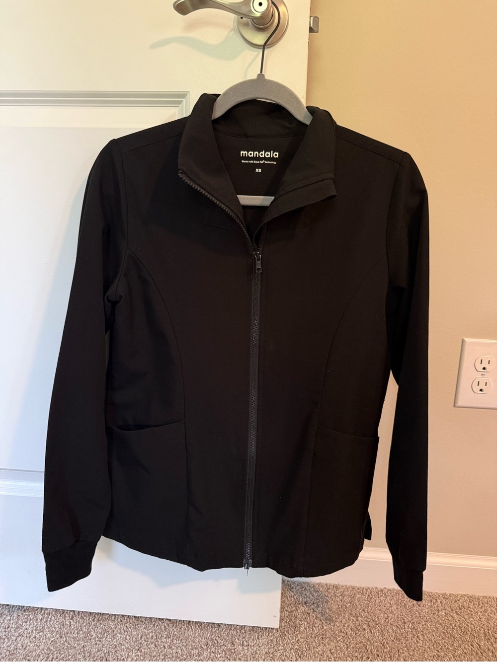 Mandala black scrub jacket / XS